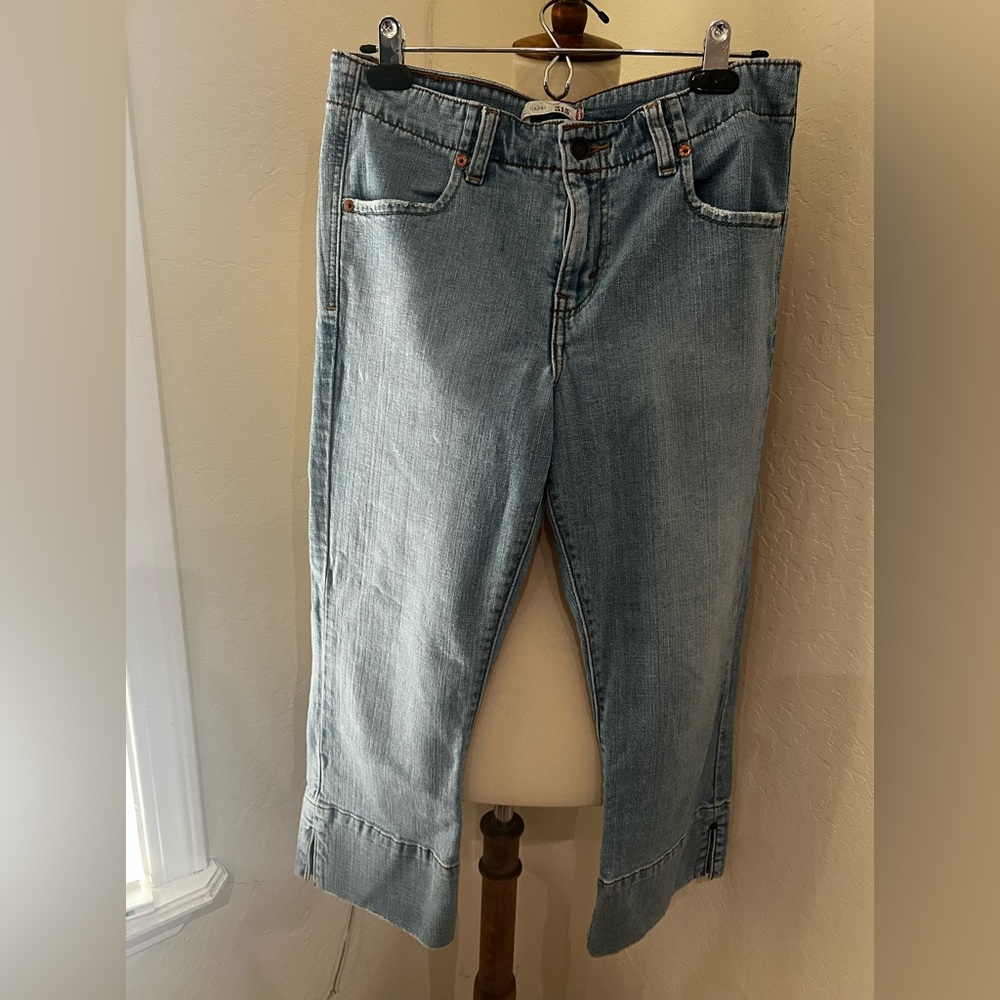 515 levi capris size 8 like new